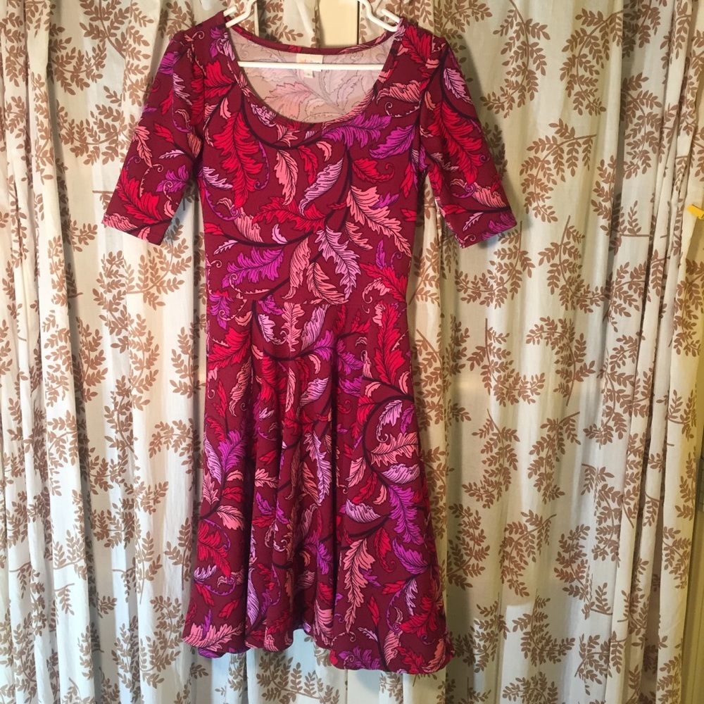 Lularoe leaf print Nicole size small
